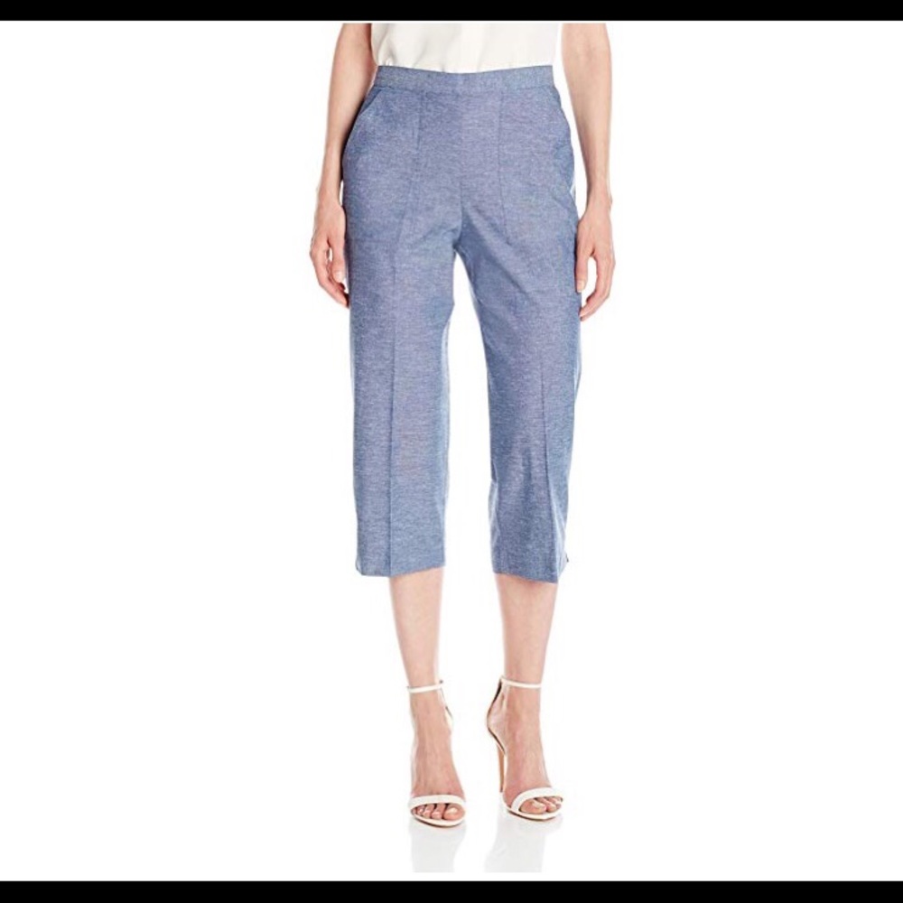 Women’s elastic back Capri pants